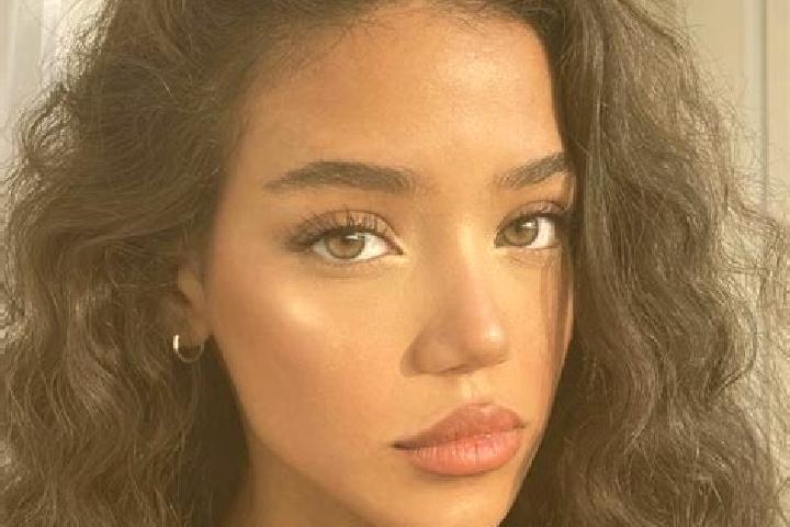 Ivy, 22, a black brown-eyed european companion based in Chatrud. Offering Party Girl, Overnight, BDSM, Prostate Massage. Available for incall and outcall, da...