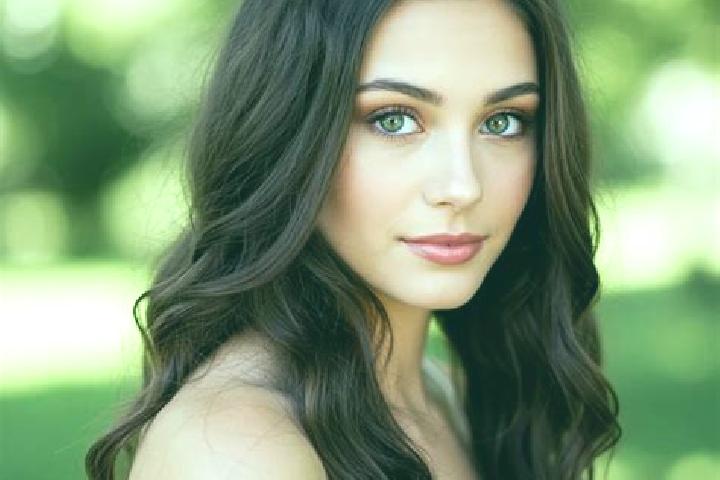 Ivy, 22, a black hazel-eyed mediterranean companion based in Parede. Offering CIM, Deep French Kissing, Couples, A-Level, Girlfriend Experience. Available fo...