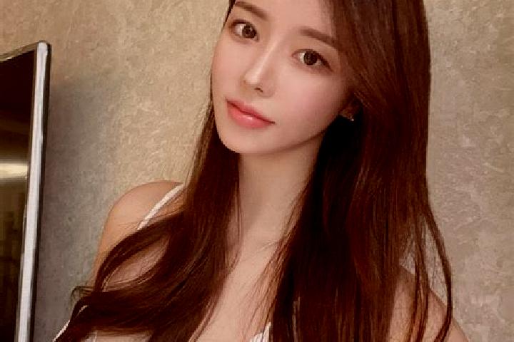 Ivy, 22 — Escort in Dazhiping, China