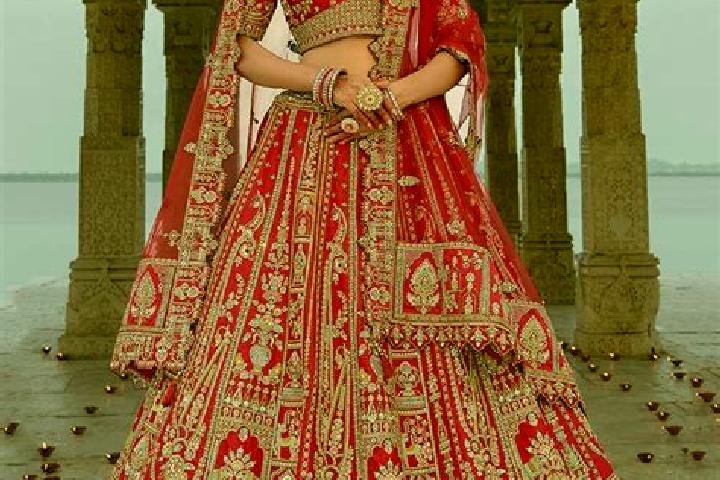 Ivy, 22 — Escort in Red, India
