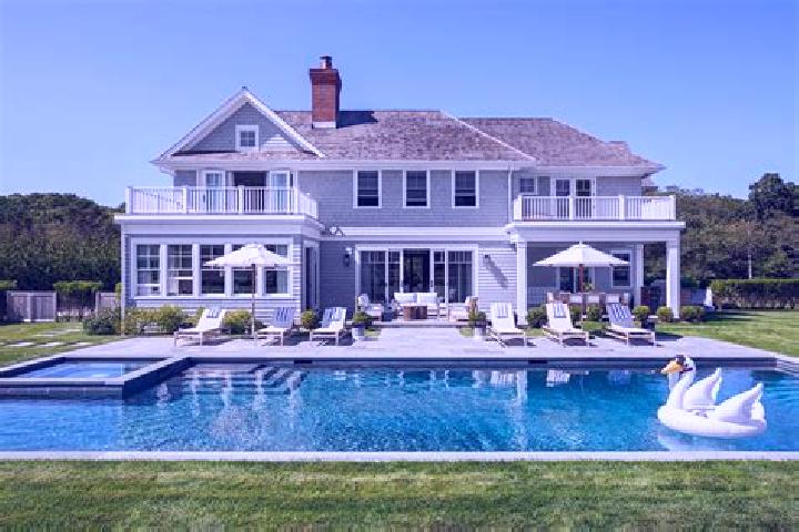 Ivy, 22 — Escort in The Hamptons, Canada
