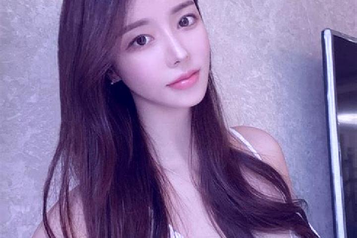 Ivy, 22 — Escort in Yanghuxiang, China
