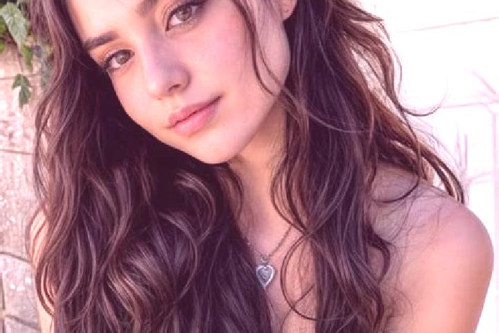 Ivy, 23, a auburn brown-eyed european companion based in Garki. Offering Girlfriend Experience, CIM, Party Girl, Dinner Date, Striptease. Available for incal...