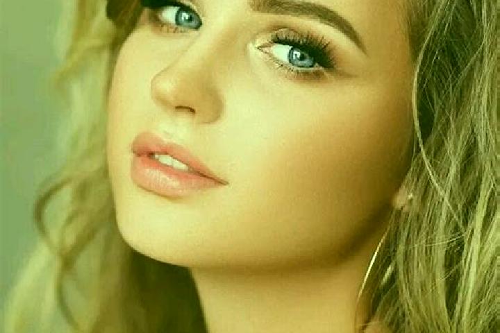 Ivy, 23, a dark blonde blue-eyed ebony companion based in Colleretto Castelnuovo. Offering Tantra, 69, OWO. Available for incall and outcall, overnight booki...