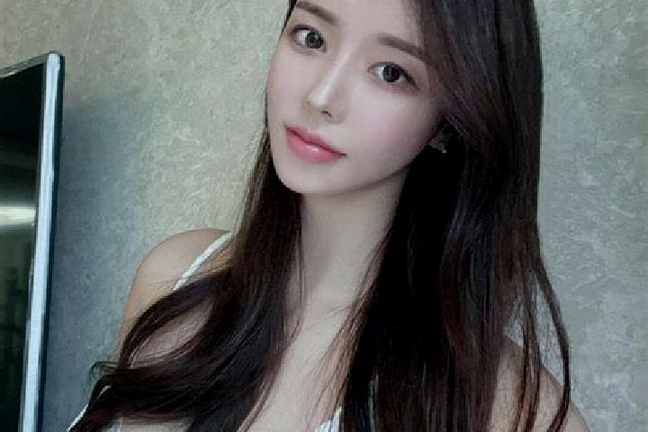 Ivy, 23 — Escort in Karakecili, Turkey