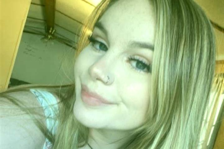 Ivy, 23 — Escort in Peterstown, United States