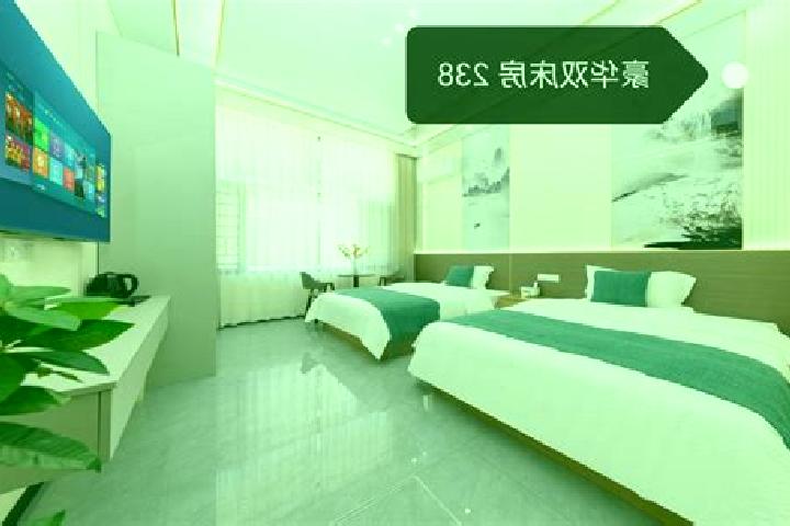 Ivy, 23 — Escort in Qinglong, China