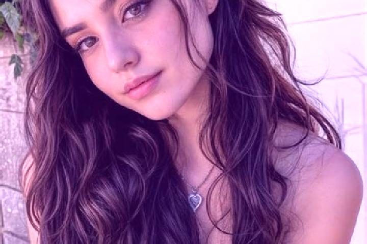 Ivy, 24, a auburn hazel-eyed middle eastern companion based in Port a Binson. Offering Erotic Massage, Fetish, Striptease. Available for incall and outcall, ...
