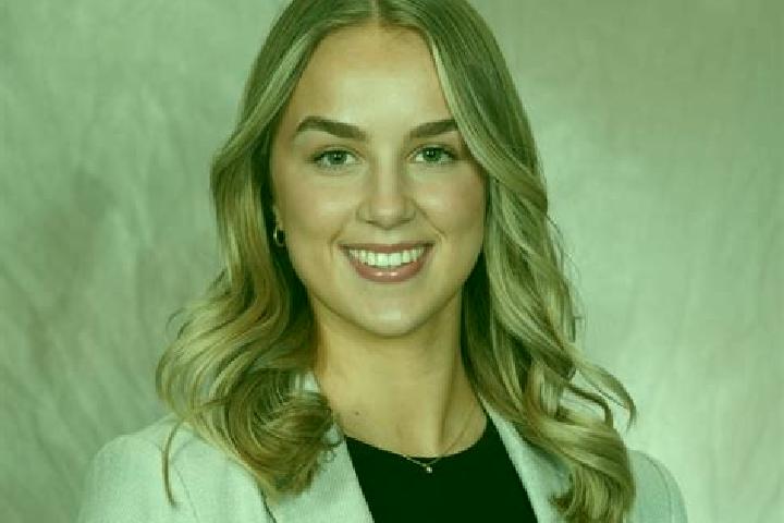 Ivy, 24 — Escort in Ingalls Park, United States