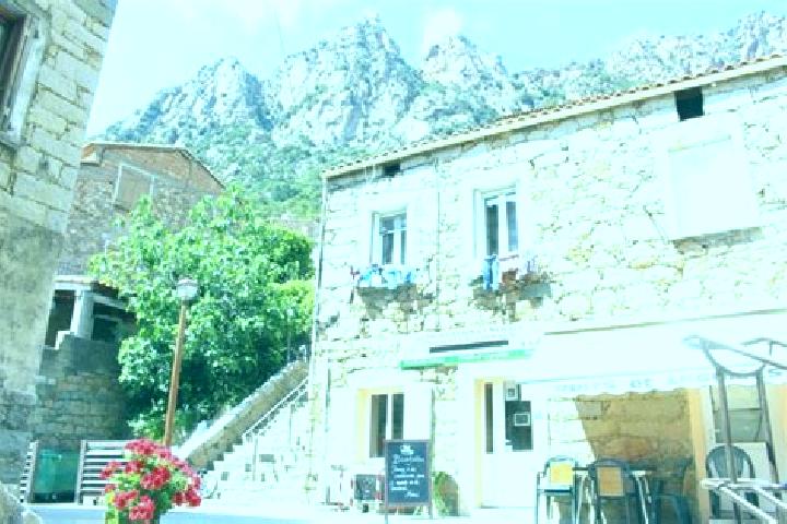 Ivy, 24 — Escort in Ota, France