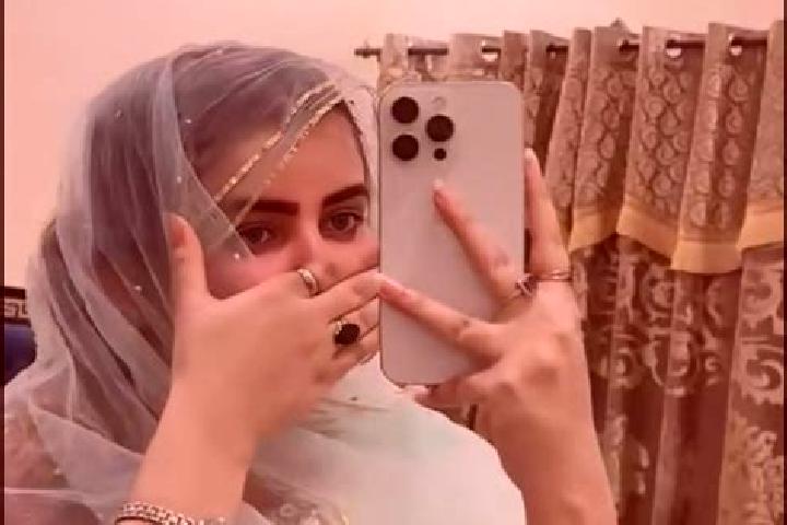 Ivy, 24 — Escort in Saidu Sharif, Pakistan