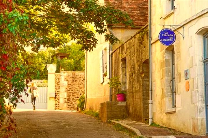 Ivy, 24 — Escort in Saints-en-Puisaye, France