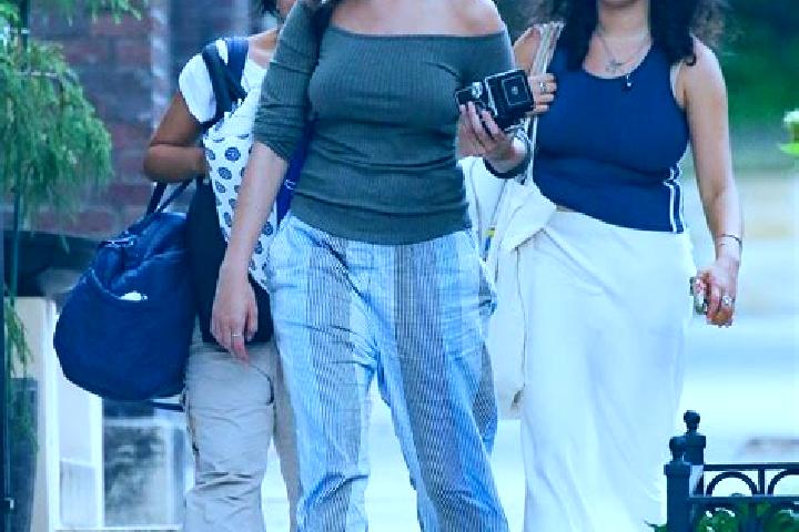 Ivy, 24 — Escort in Siuri, India