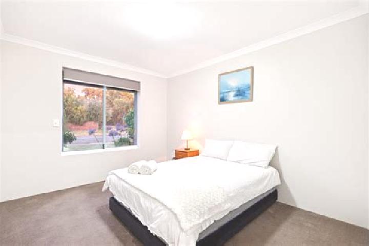 Ivy, 24 — Escort in Swan View, Australia