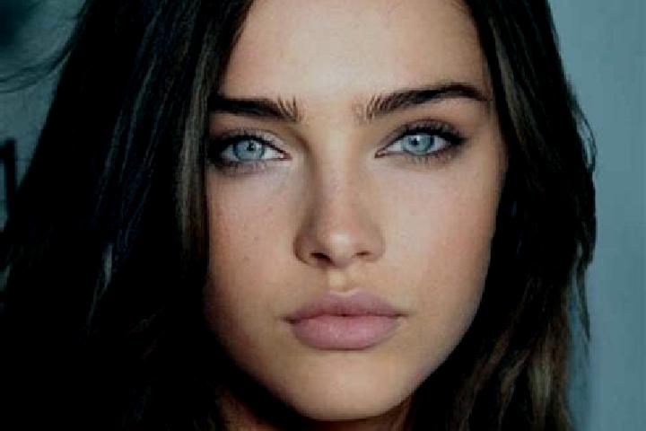 Ivy, 25, a brunette green-eyed caribbean companion based in Hassel. Offering BDSM, GFE, Roleplay. Available for incall and outcall, day and evening dates.