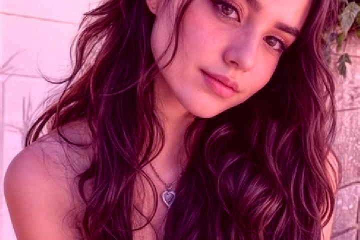 Ivy, 25, a brunette hazel-eyed middle eastern companion based in Had Hrara. Offering Tantra, Dinner Date, Couples, GFE. Available for incall and outcall, day...