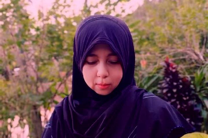 Ivy, 25 — Escort in Wadeng, Indonesia