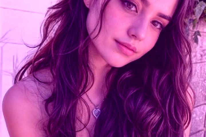 Ivy, 26, a brunette hazel-eyed middle eastern companion based in Walnutport. Offering GFE, BDSM. Available for incall and outcall, overnight bookings available.