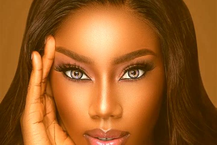 Ivy, 26, a chestnut blue-eyed ebony companion based in Pieta. Offering Party Girl, GFE, Fetish. Available for incall and outcall, day and evening dates.