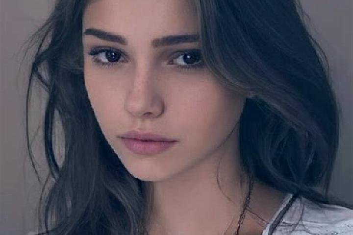 Ivy, 26, a chestnut grey-eyed slavic companion based in Ixtacomitan. Offering Massage, Tantra, CIM. Available for incall and outcall, day and evening dates.