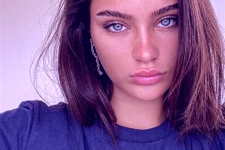 Ivy, 27, a brunette blue-eyed mediterranean companion based in Palaroo. Offering Erotic Massage, Party Girl, Roleplay, BDSM, CIM. Available for incall and ou...