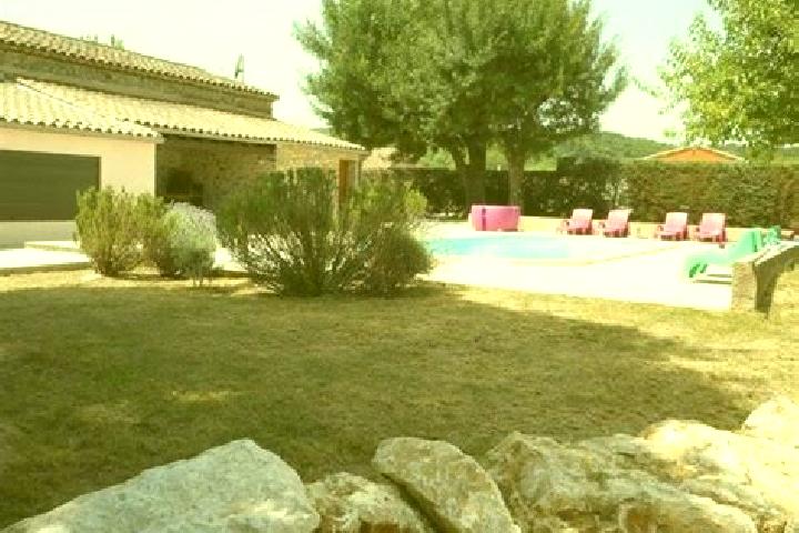 Ivy, 27 — Escort in Durfort-et-Saint-Martin-de-Sossenac, France