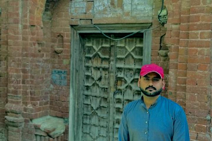 Ivy, 27 — Escort in Garh Maharaja, Pakistan