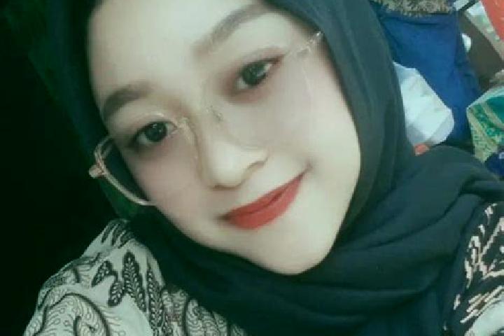 Ivy, 27 — Escort in Sambong, Indonesia