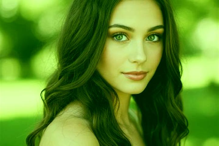 Ivy, 28, a brunette hazel-eyed mediterranean companion based in Tlustice. Offering GFE, OWO. Available for incall and outcall, day and evening dates.