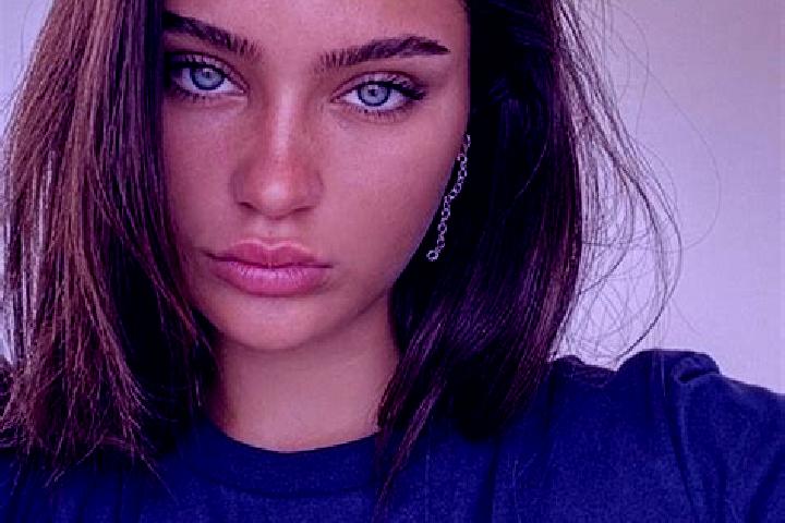 Ivy, 29, a brunette grey-eyed middle eastern companion based in Badaran. Offering Striptease, Erotic Massage, Girlfriend Experience, Party Girl. Available fo...