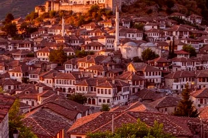 Ivy, 29 — Escort in Gracen, Albania