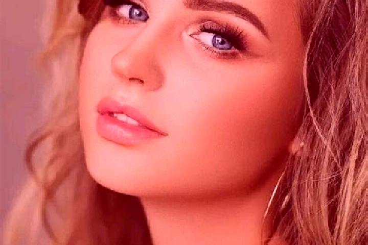 Ivy, 30, a dark blonde blue-eyed mediterranean companion based in Sulengwaseng. Offering Fetish, Couples, Girlfriend Experience, Domination. Available for in...