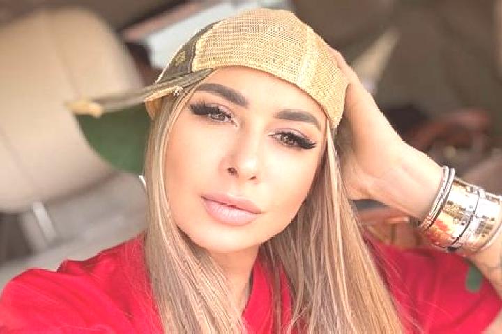 Ivy, 31 — Escort in Livezile, Romania