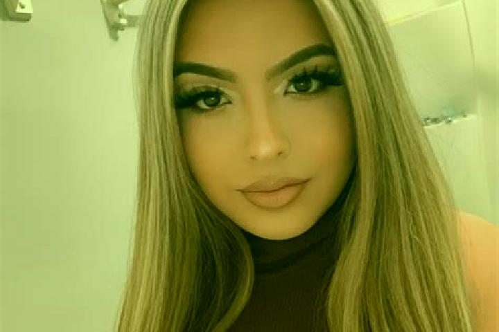 Ivy, 33, a blonde brown-eyed latina companion based in Lollar. Offering Couples, Erotic Massage, Roleplay. Available for incall and outcall, day and evening ...