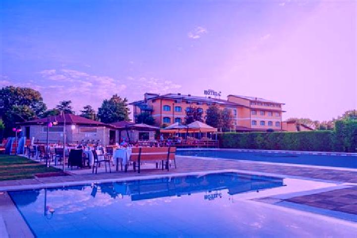 Ivy, 33 — Escort in Meolo, Italy