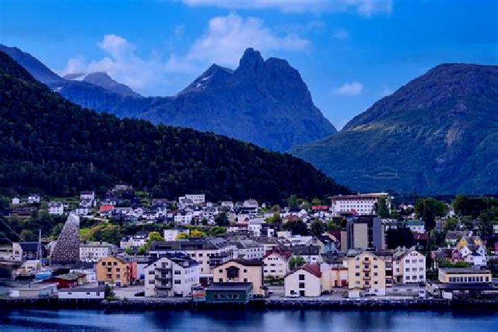 Ivy, 34 — Escort in Andalsnes, Norway