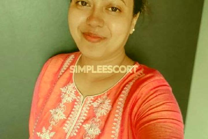 Ivy, 34 — Escort in Palakkad, India