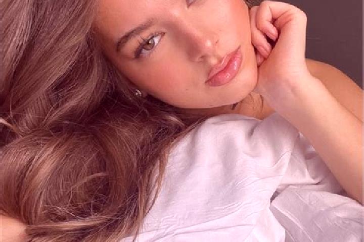Ivy, 36, a chestnut grey-eyed latina companion based in Magny-le-Desert. Offering OWO, A-Level, GFE. Available for incall and outcall, day and evening dates.
