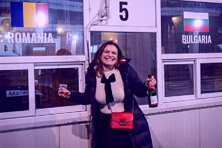 Ivy, 36 — Escort in Buhonca, Romania
