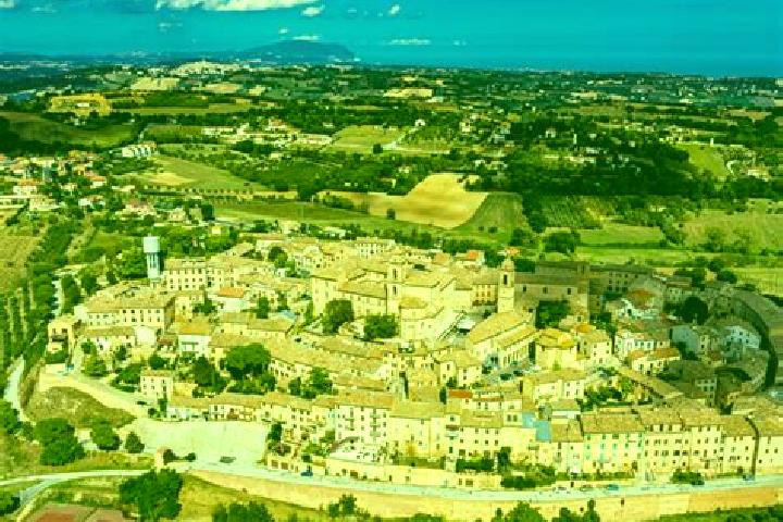 Ivy, 36 — Escort in Montecosaro, Italy