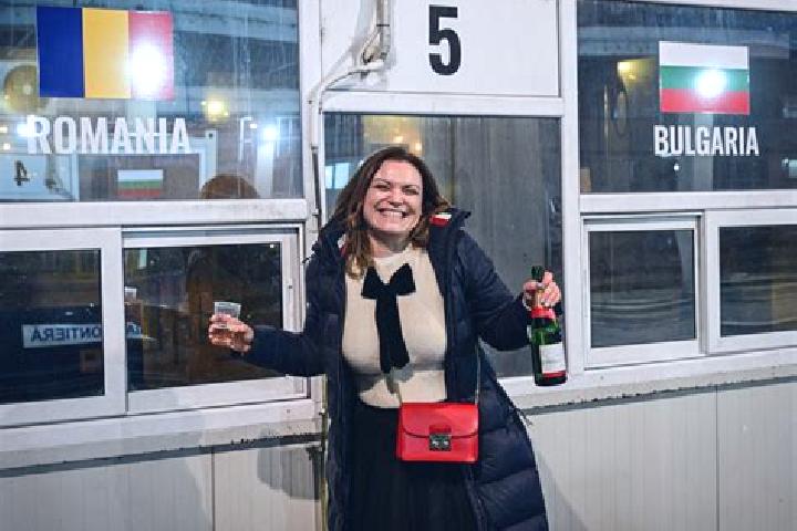 Ivy, 36 — Escort in Serbauti, Romania
