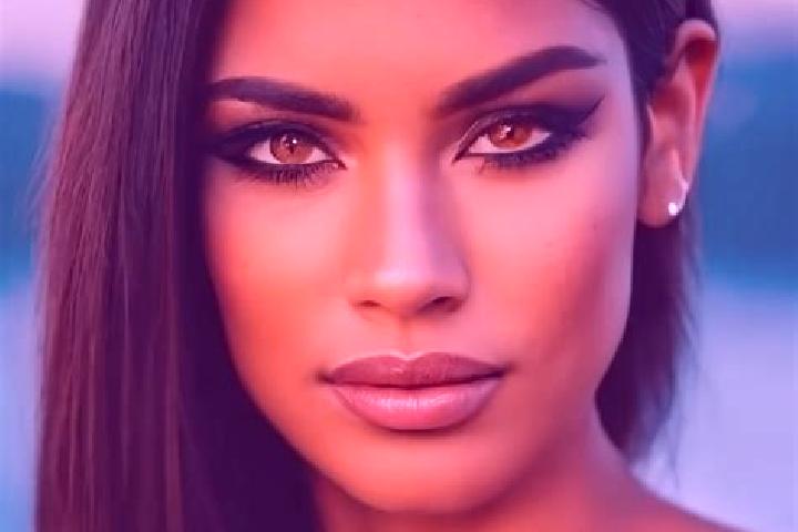 Ivy, 37, a dark blonde green-eyed latina companion based in Indiapora. Offering Massage, CIM, Dinner Date, Girlfriend Experience, Couples. Available for inca...
