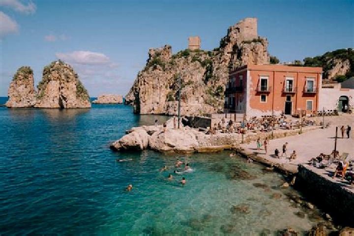 Ivy, 37 — Escort in Scopello, Italy