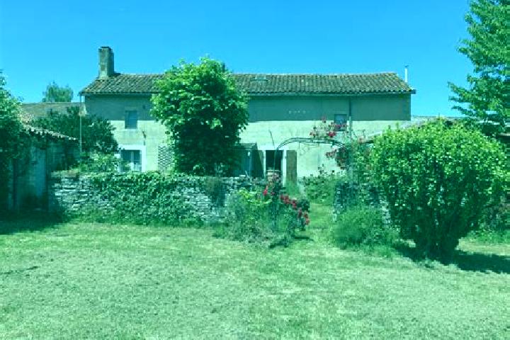 Ivy, 38 — Escort in Mauprevoir, France
