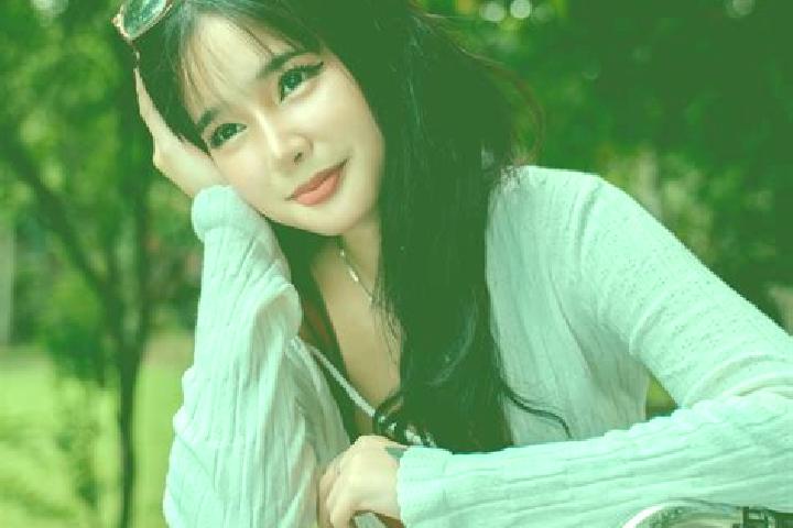 Ivy, 38 — Escort in Pangsan, Indonesia