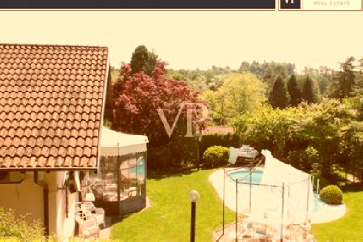 Ivy, 39 — Escort in Guanzate, Italy