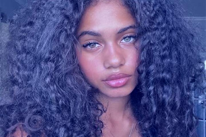 Jade, 20, a black grey-eyed ebony companion based in Algorta. Offering GFE, OWO, BDSM. Available for incall and outcall, day and evening dates.