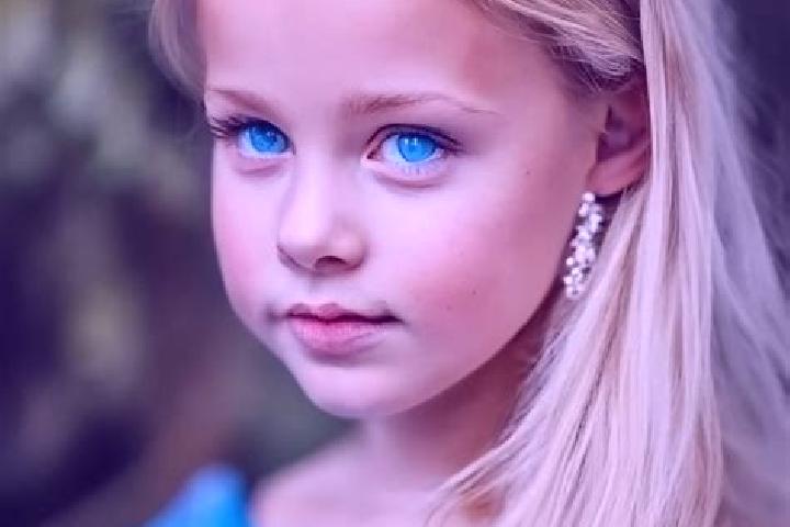 Jade, 20, a blonde blue-eyed ebony companion based in Szentlorinckata. Offering Tantra, Duos, Dinner Date. Available for incall and outcall, overnight bookin...