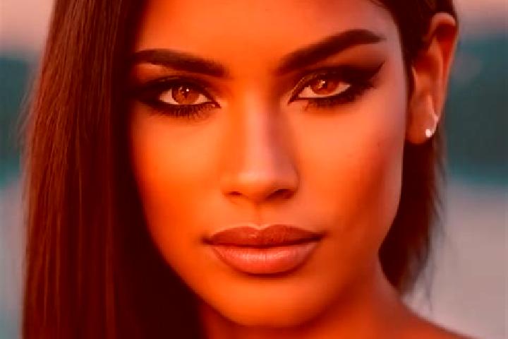 Jade, 20, a brunette dark-eyed latina companion based in Malorichenske. Offering Party Girl, Striptease. Available for incall and outcall, overnight bookings...