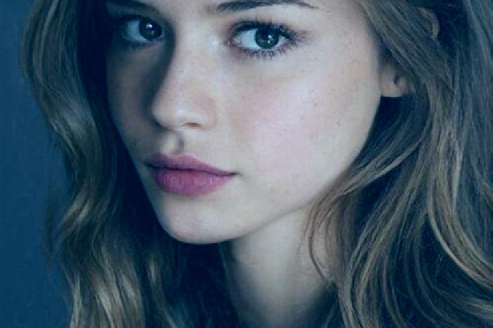 Jade, 20, a chestnut blue-eyed latina companion based in El Parral. Offering Prostate Massage, Dinner Date, GFE, Party Girl. Available for incall and outcall...